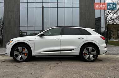 Позашляховик / Кросовер Audi e-tron 2022 в Кривому Розі