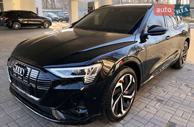 Внедорожник / Кроссовер Audi e-tron 2021 в 