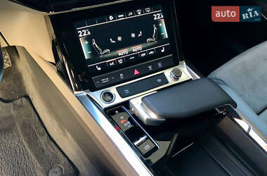Внедорожник / Кроссовер Audi e-tron 2021 в 