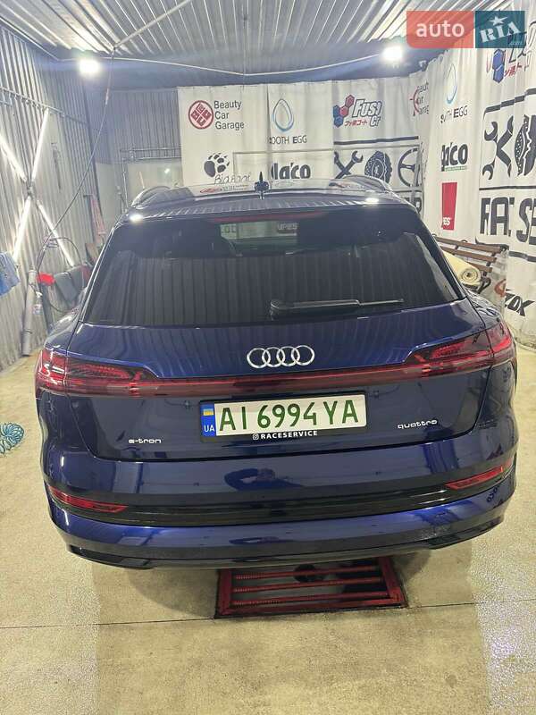 Позашляховик / Кросовер Audi e-tron 2022 в Києві