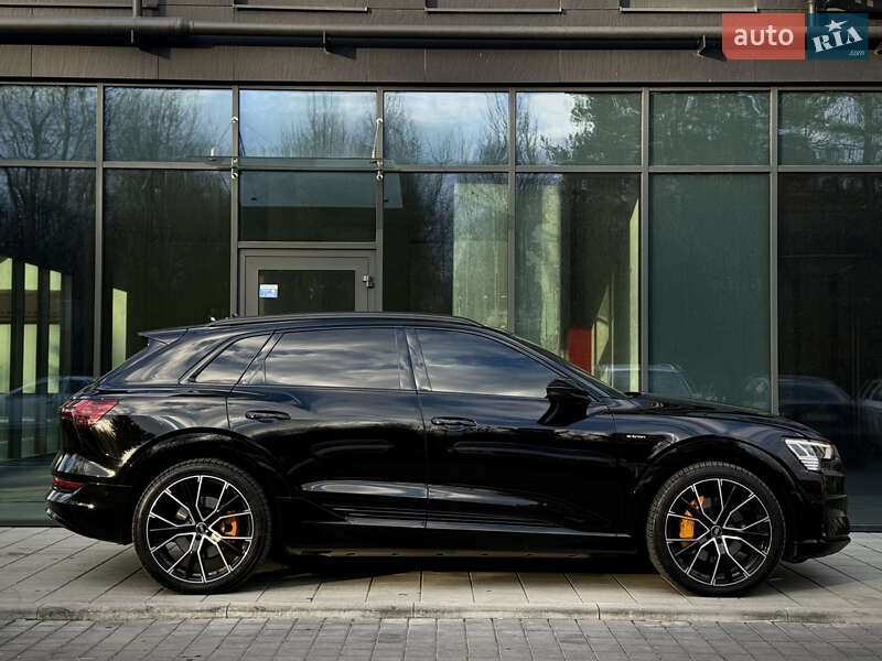 Позашляховик / Кросовер Audi e-tron 2018 в Львові фото 12 Позашляховик / Кросовер Audi e-tron 2018 в Львові