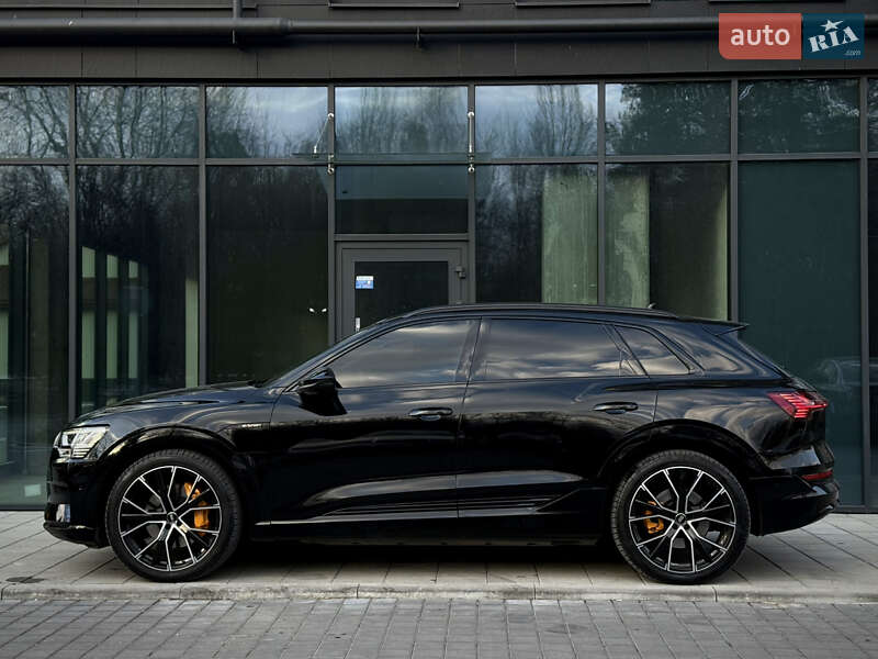Позашляховик / Кросовер Audi e-tron 2018 в Львові фото 27 Позашляховик / Кросовер Audi e-tron 2018 в Львові