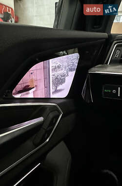 Внедорожник / Кроссовер Audi e-tron 2020 в 