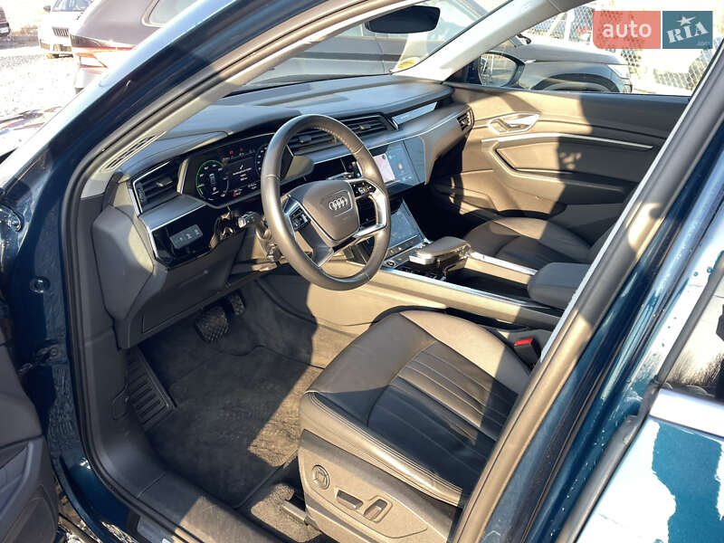 Позашляховик / Кросовер Audi e-tron 2021 в Львові