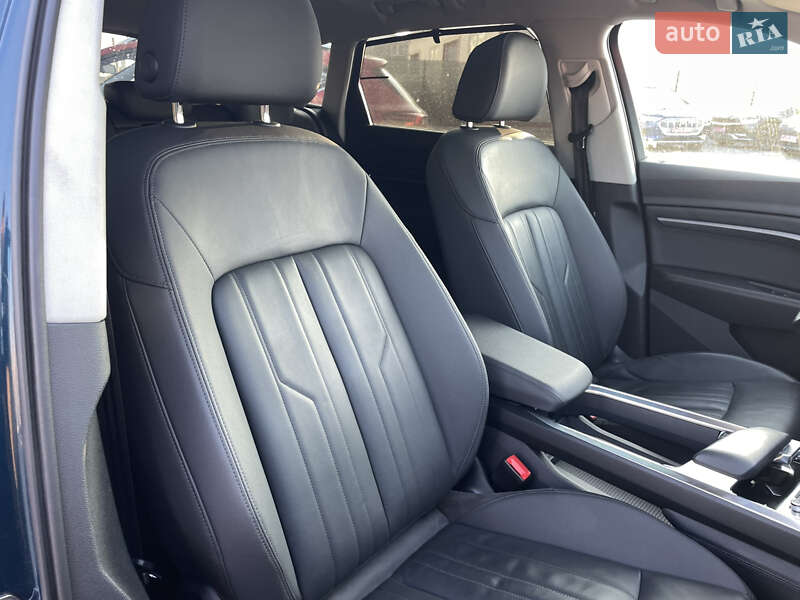 Позашляховик / Кросовер Audi e-tron 2021 в Львові