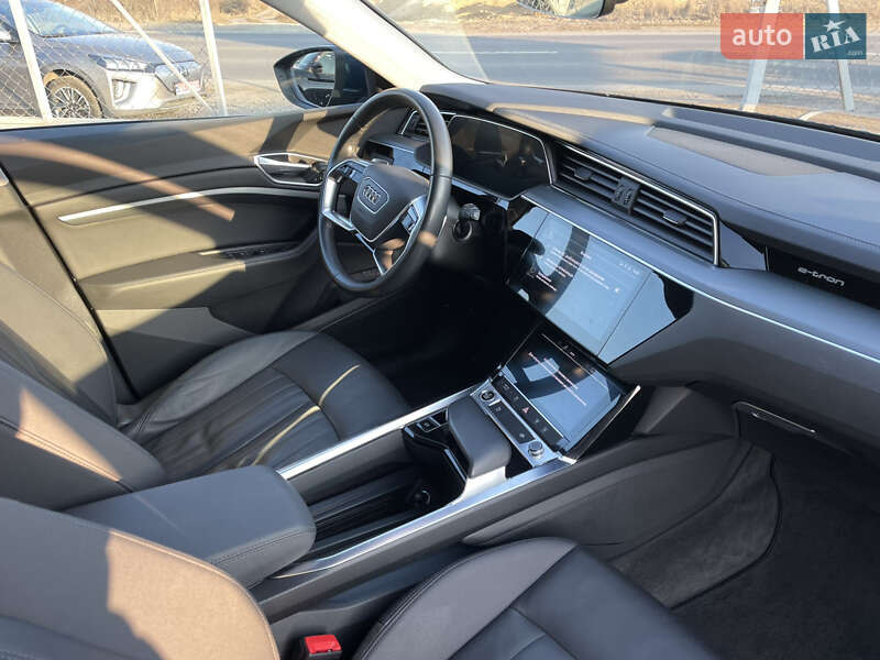 Позашляховик / Кросовер Audi e-tron 2021 в Львові