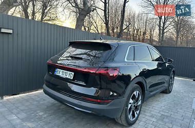 Позашляховик / Кросовер Audi e-tron 2020 в 