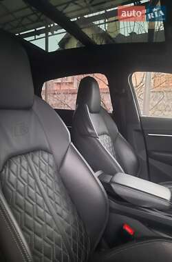 Внедорожник / Кроссовер Audi e-tron 2021 в 