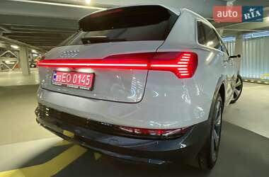 Позашляховик / Кросовер Audi e-tron 2020 в 