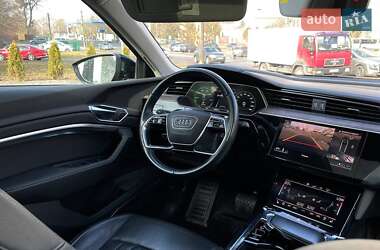 Внедорожник / Кроссовер Audi e-tron 2019 в 