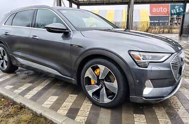 Внедорожник / Кроссовер Audi e-tron 2019 в 
