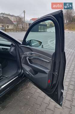 Внедорожник / Кроссовер Audi e-tron 2019 в 