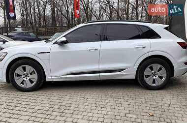 Внедорожник / Кроссовер Audi e-tron 2021 в 
