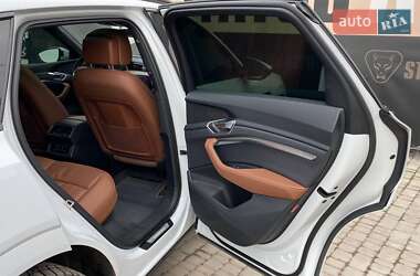 Внедорожник / Кроссовер Audi e-tron 2021 в 