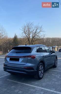 Позашляховик / Кросовер Audi e-tron 2023 в 
