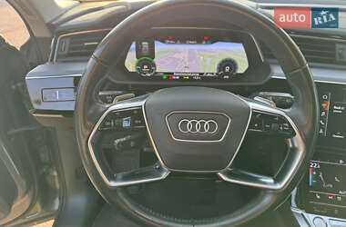Внедорожник / Кроссовер Audi e-tron 2019 в 