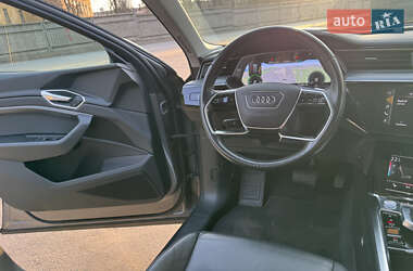 Внедорожник / Кроссовер Audi e-tron 2019 в 