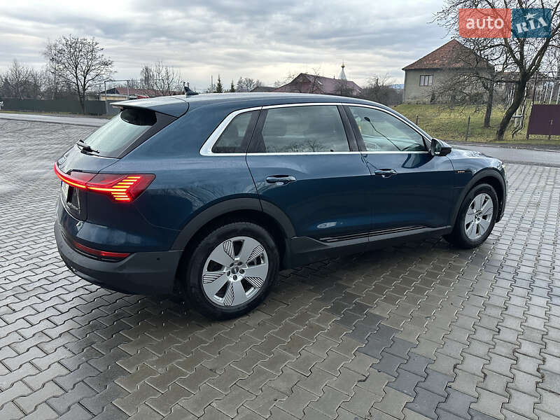 Внедорожник / Кроссовер Audi e-tron 2019 в Иршаве