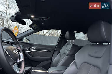 Внедорожник / Кроссовер Audi e-tron 2019 в 
