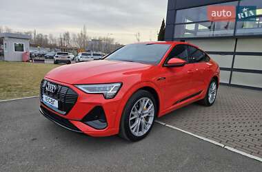 Позашляховик / Кросовер Audi e-tron 2021 в 