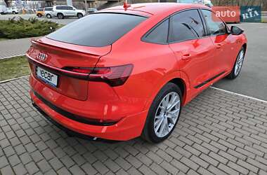 Позашляховик / Кросовер Audi e-tron 2021 в 
