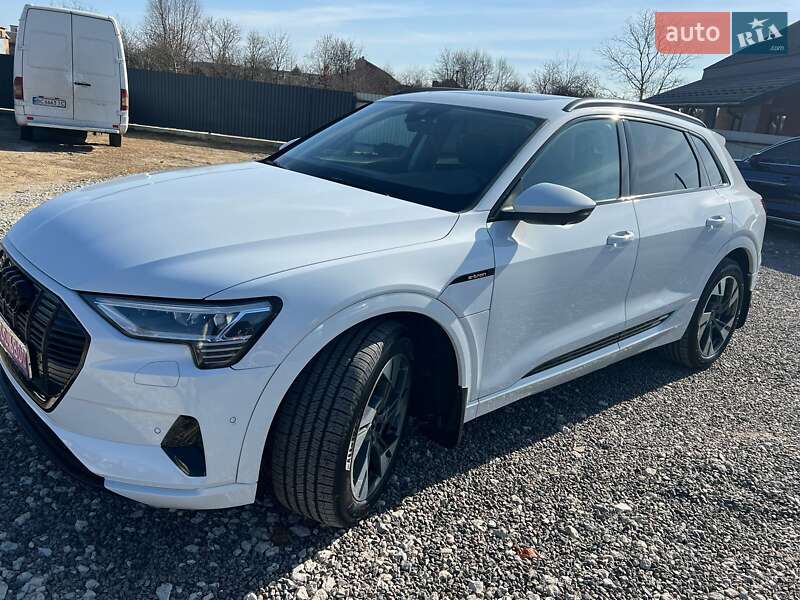 Внедорожник / Кроссовер Audi e-tron 2021 в Яворове