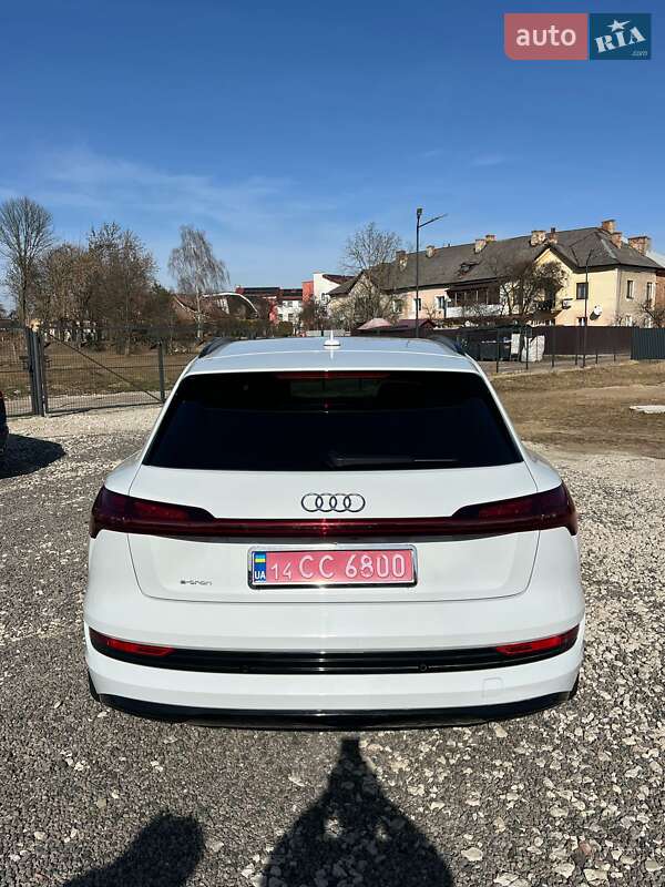 Внедорожник / Кроссовер Audi e-tron 2021 в Яворове