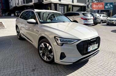 Внедорожник / Кроссовер Audi e-tron 2021 в 