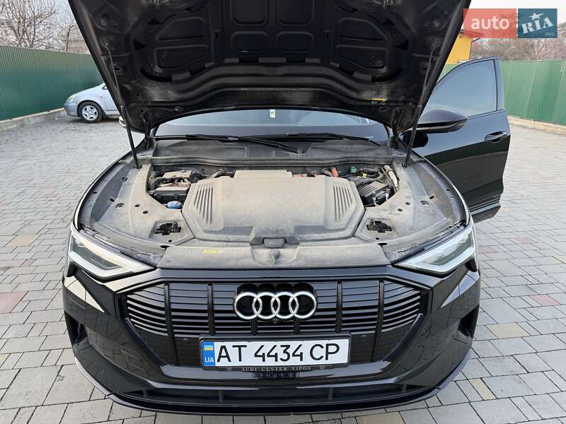 Позашляховик / Кросовер Audi e-tron 2020 в Надвірній