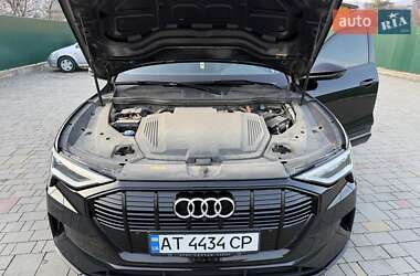 Внедорожник / Кроссовер Audi e-tron 2020 в 