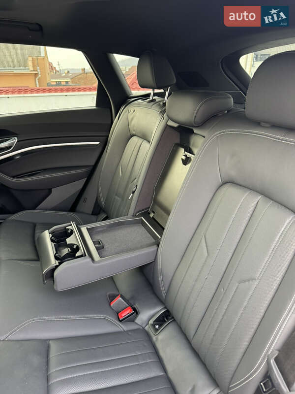 Внедорожник / Кроссовер Audi e-tron 2020 в Мукачево