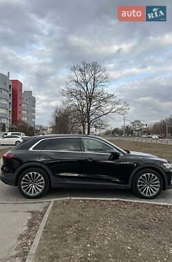 Внедорожник / Кроссовер Audi e-tron 2021 в 