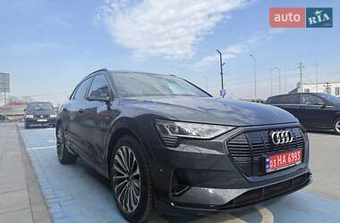Позашляховик / Кросовер Audi e-tron 2019 в 