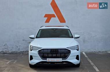 Внедорожник / Кроссовер Audi e-tron 2020 в 
