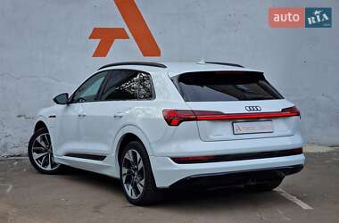 Внедорожник / Кроссовер Audi e-tron 2020 в 