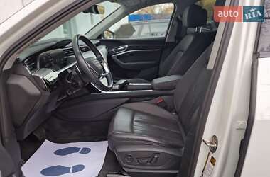 Внедорожник / Кроссовер Audi e-tron 2020 в 