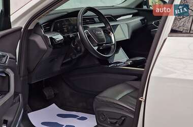 Внедорожник / Кроссовер Audi e-tron 2020 в 