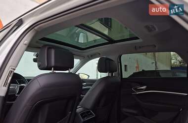 Внедорожник / Кроссовер Audi e-tron 2020 в 