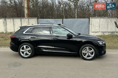Позашляховик / Кросовер Audi e-tron 2020 в 