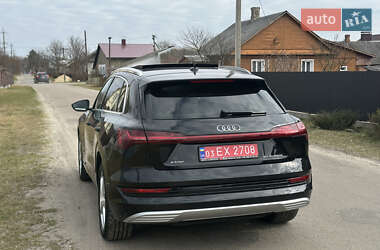 Позашляховик / Кросовер Audi e-tron 2020 в 