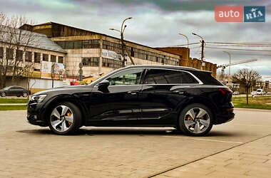 Внедорожник / Кроссовер Audi e-tron 2019 в 