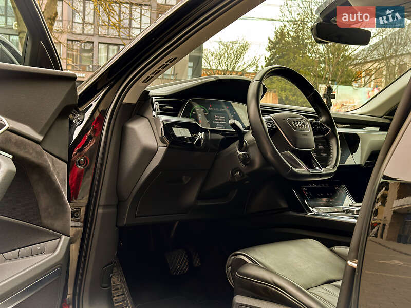 Внедорожник / Кроссовер Audi e-tron 2019 в Ужгороде