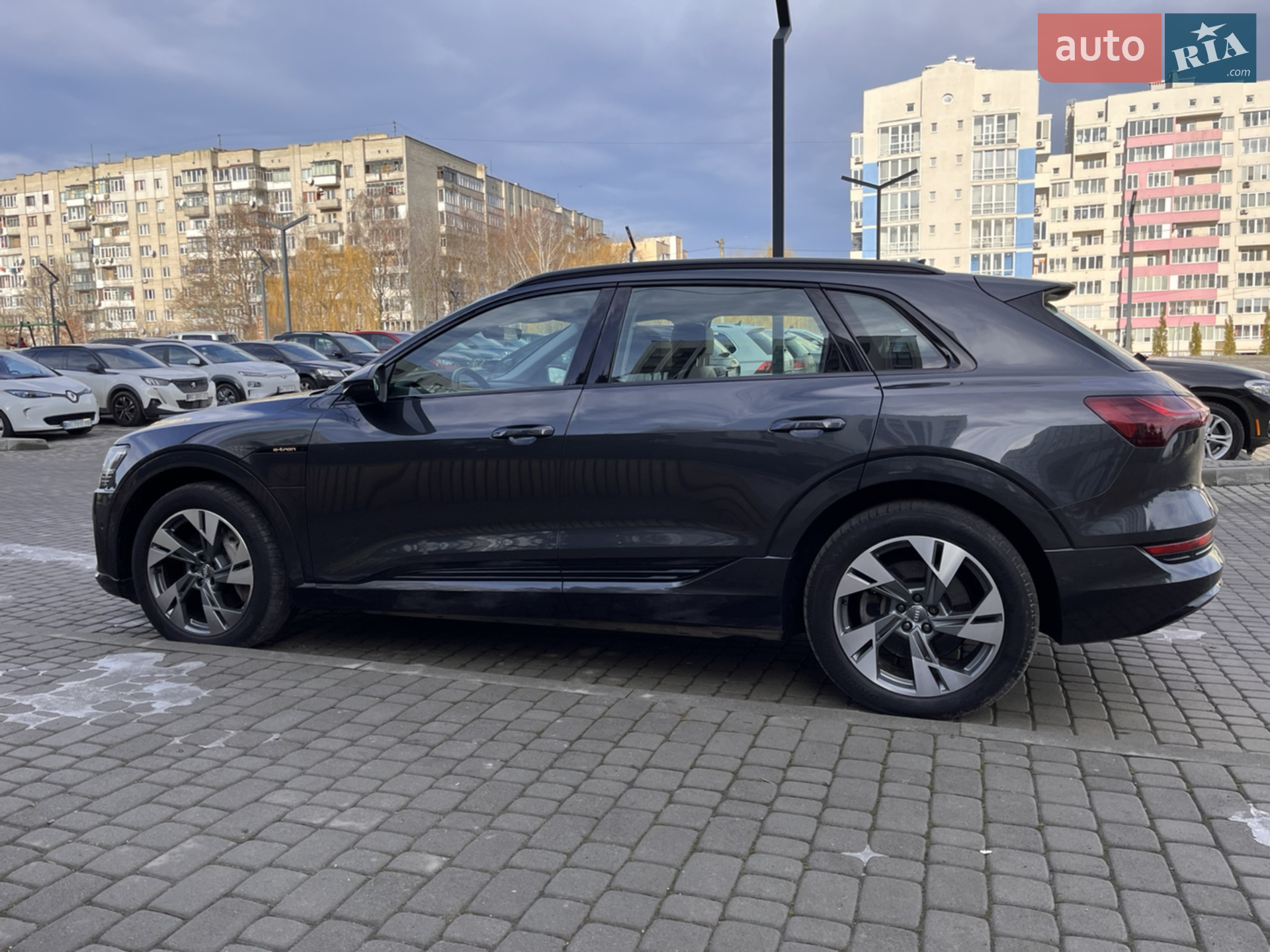 2020 Audi e-tron - мініатюра 75