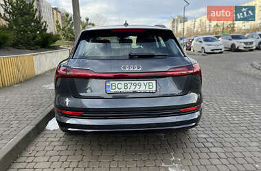 Внедорожник / Кроссовер Audi e-tron 2020 в 