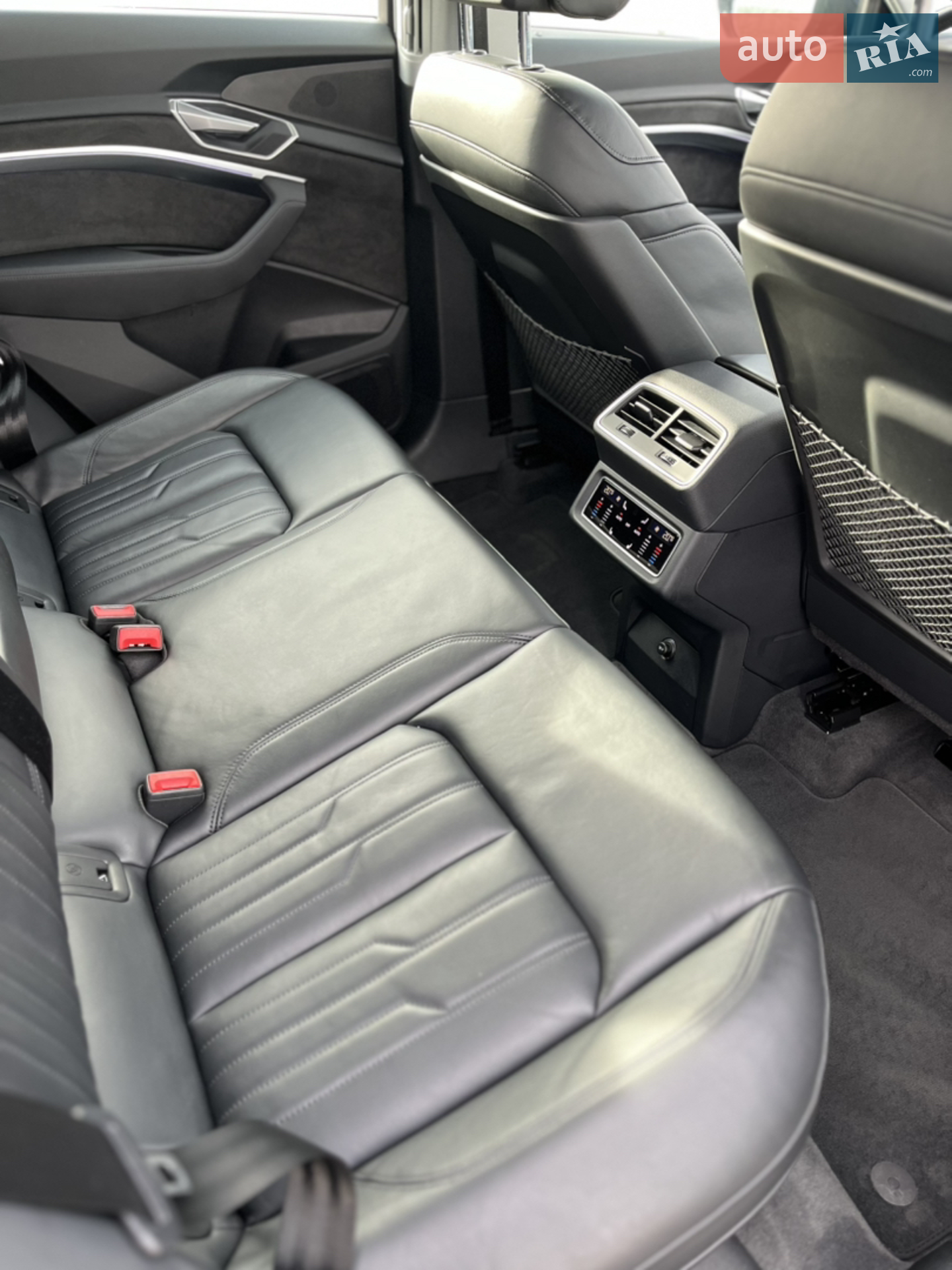 2020 Audi e-tron - мініатюра 127