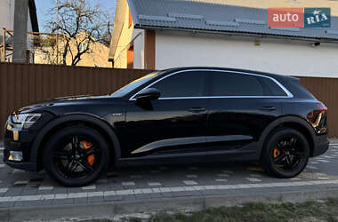 Внедорожник / Кроссовер Audi e-tron 2021 в 