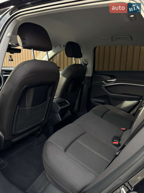 Позашляховик / Кросовер Audi e-tron 2021 в Золочеві