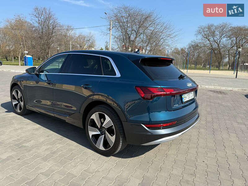Позашляховик / Кросовер Audi e-tron 2021 в Ізмаїлі