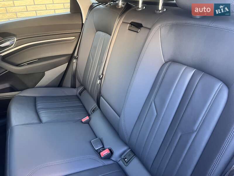 Позашляховик / Кросовер Audi e-tron 2020 в Луцьку