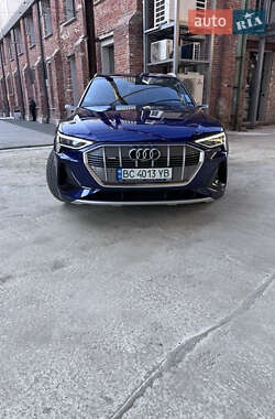 Внедорожник / Кроссовер Audi e-tron 2020 в 